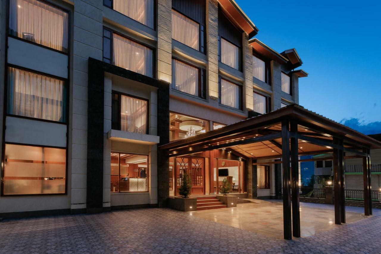 Alokik Resort- Pure Veg Manāli Exterior foto
